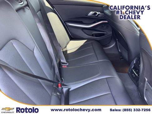 Used 2023 BMW 330i Sedan w/ M Sport Package RWD image 10