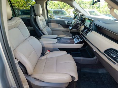 Used 2023 Lincoln Navigator L Reserve AWD/4WD image 38