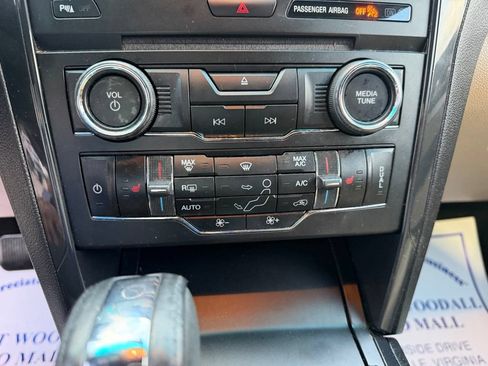 Used 2016 Ford Explorer XLT w/ Equipment Group 202A FWD image 15
