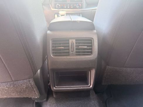 Used 2024 Nissan Rogue S FWD image 13