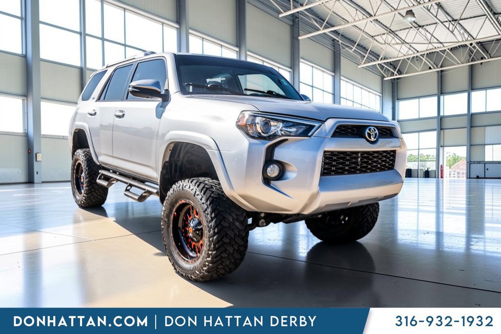Used 2018 Toyota 4Runner SR5 Premium AWD/4WD image 34