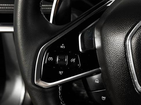 Used 2023 Chevrolet Corvette Stingray Preferred Conv w/ 2LT image 32