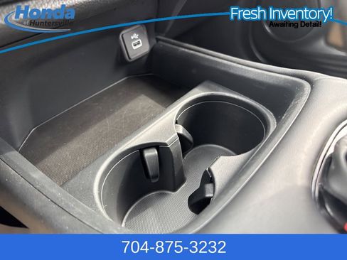 Used 2023 Honda HR-V LX image 28