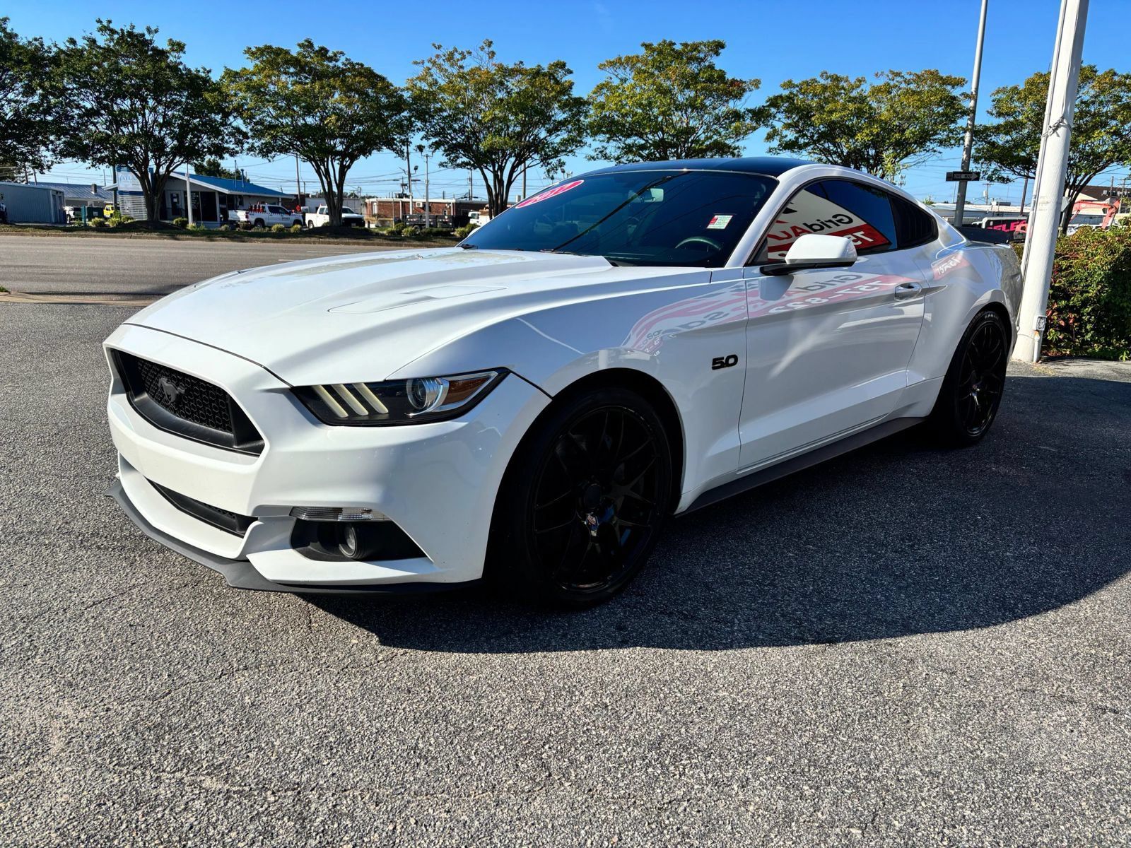 Used 2017 Ford Mustang GT w/ Black Accent Package RWD image 7