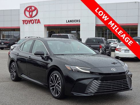 Used 2026 Toyota Camry XLE image 1
