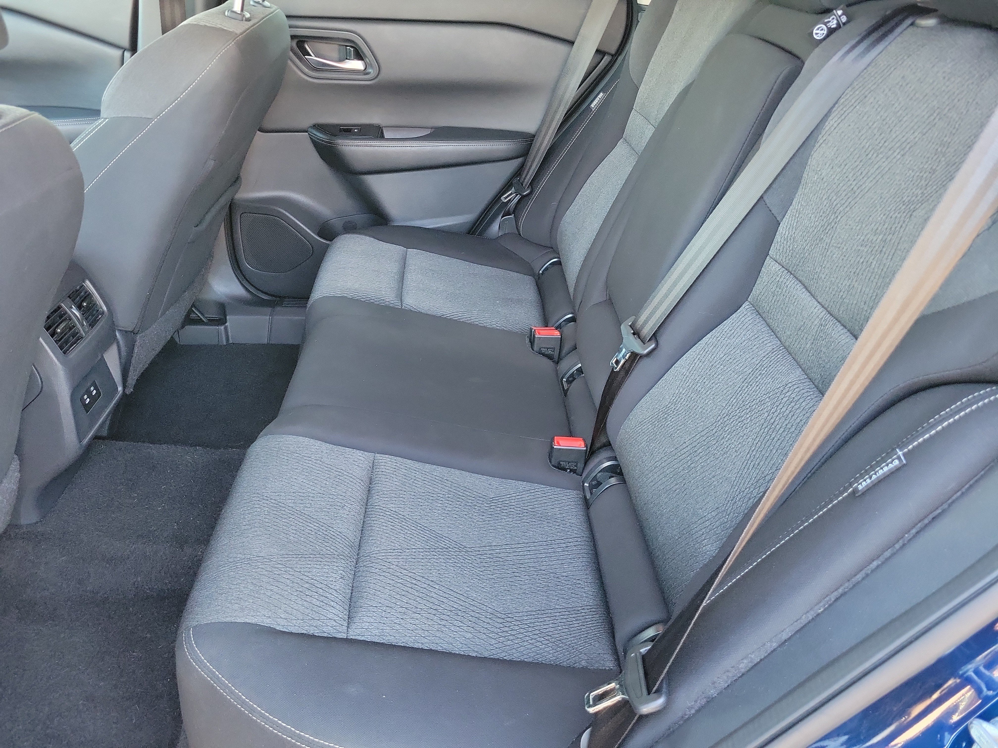 Used 2025 Nissan Rogue SV AWD/4WD image 12