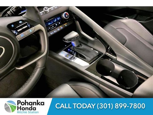 Used 2024 Hyundai Elantra Limited image 15