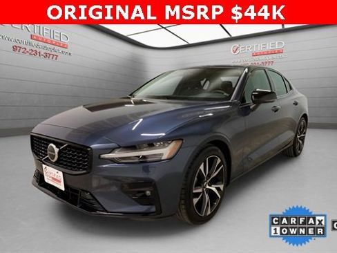 Used 2025 Volvo S60 B5 Core image 1