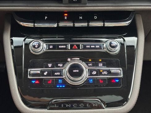 Used 2022 Lincoln Corsair FWD w/ Premium Package image 24