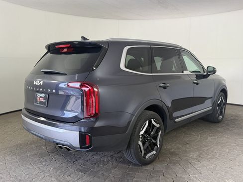 Used 2025 Kia Telluride S FWD image 9