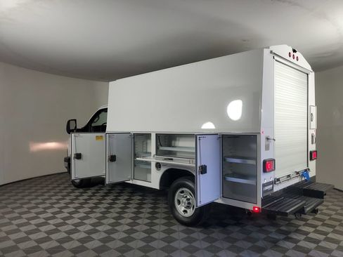 New 2026 Chevrolet Express 3500 w/ Power Convenience Package RWD image 6