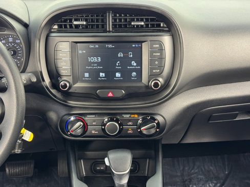 Used 2020 Kia Soul LX image 21
