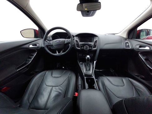 Used 2017 Ford Focus Titanium w/ Titanium Technology Package FWD image 9
