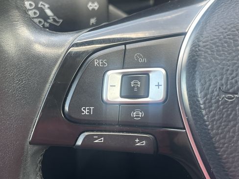 Used 2019 Volkswagen Atlas SE w/ Panoramic Sunroof Package FWD image 19