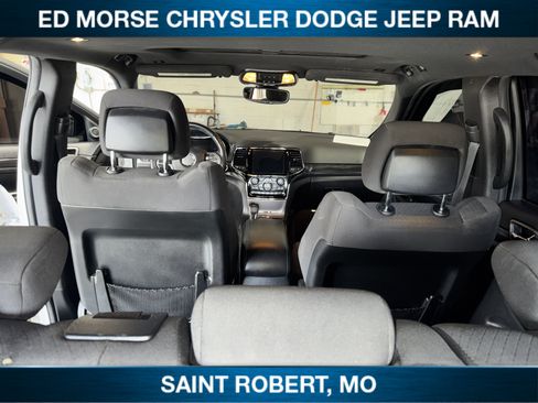 Used 2019 Jeep Grand Cherokee Laredo AWD/4WD image 37