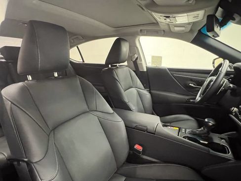 Certified 2025 Lexus ES 300h w/ Premium Package FWD image 11