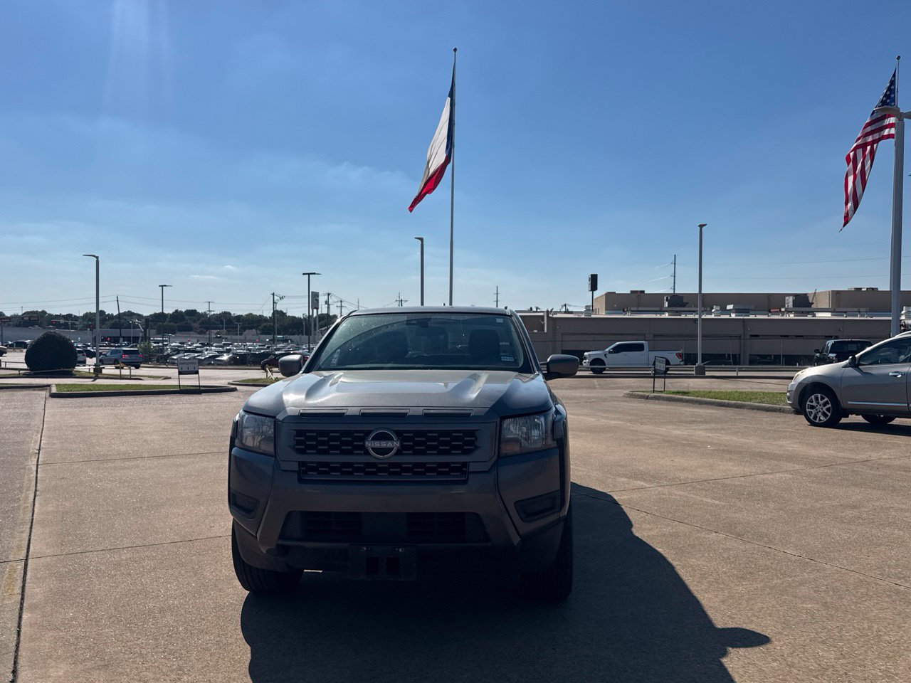 Used 2025 Nissan Frontier SV RWD image 8