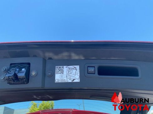 Used 2022 Toyota Highlander Platinum AWD/4WD image 13