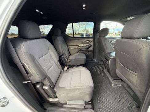 Used 2023 Chevrolet Traverse LT image 25