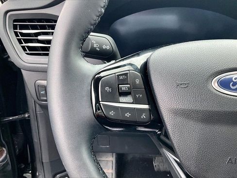 Used 2023 Ford Escape Platinum w/ Premium Technology Package image 17