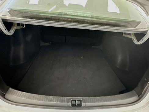 Used 2021 Toyota Corolla LE image 30