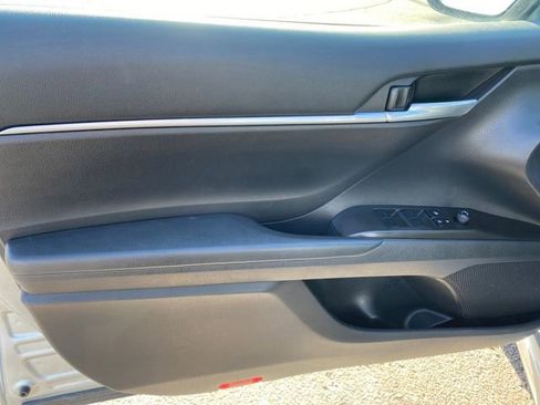 Used 2023 Toyota Camry SE image 14
