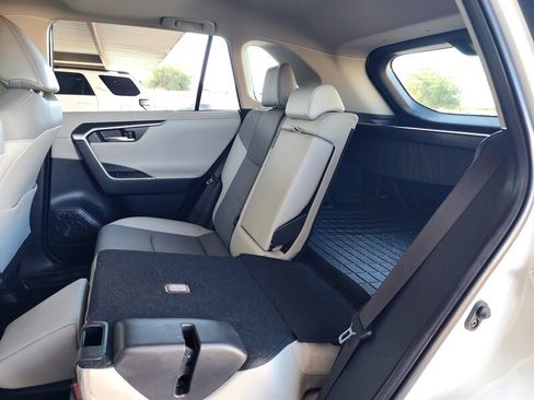 Used 2019 Toyota RAV4 Limited w/ Cold Weather Package FWD image 84