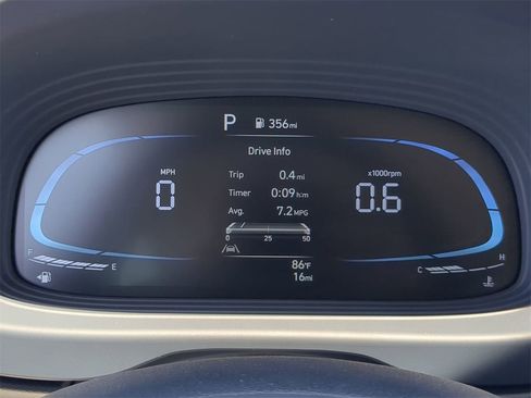 New 2025 Hyundai Venue Limited image 30