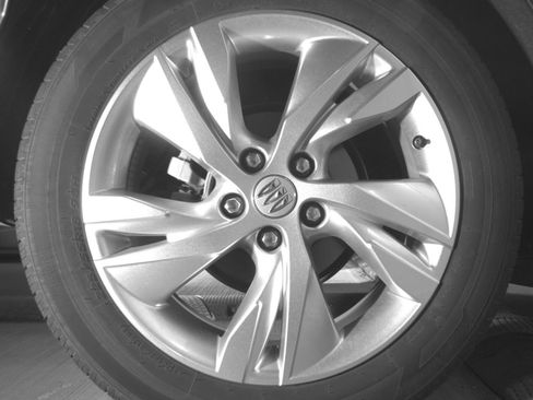 Used 2025 Buick Encore GX Preferred FWD image 18
