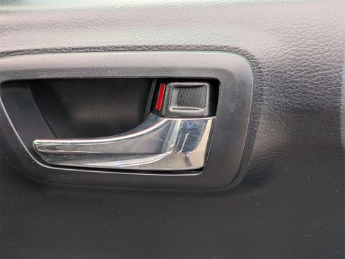 Used 2017 Toyota Tacoma TRD Sport image 35