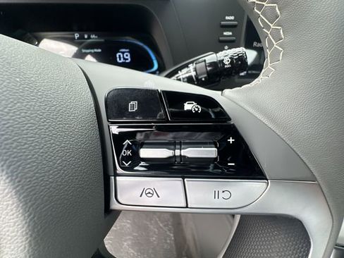 New 2026 Hyundai Elantra Sport FWD image 31