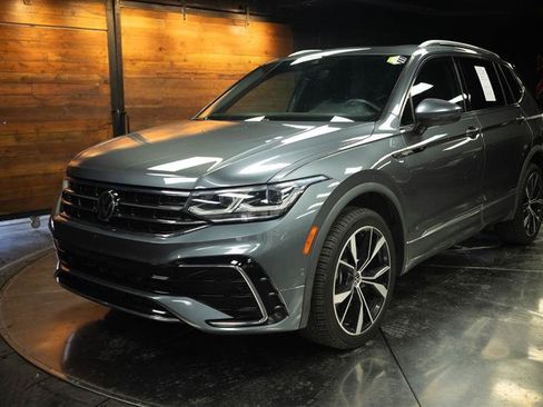 Used 2022 Volkswagen Tiguan SEL R-Line AWD/4WD image 2
