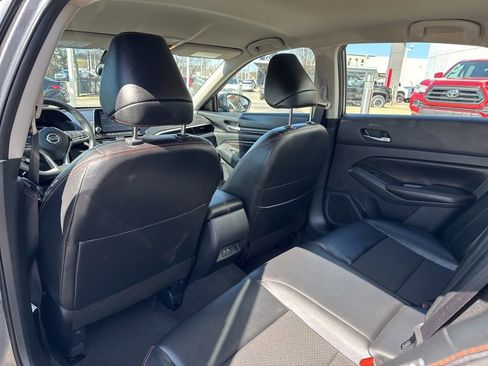 Used 2022 Nissan Altima 2.5 SR image 16