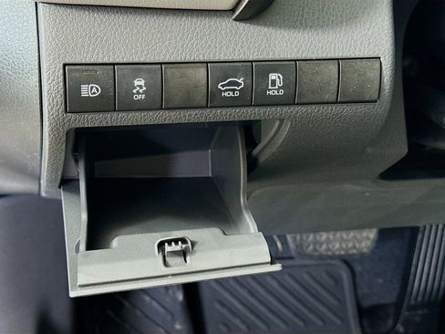 Used 2020 Toyota Camry LE image 10