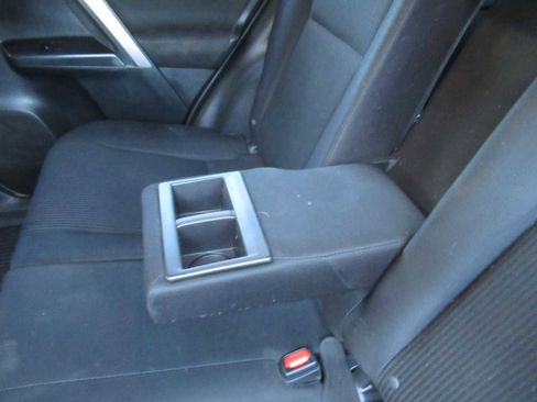 Used 2017 Toyota RAV4 LE image 38