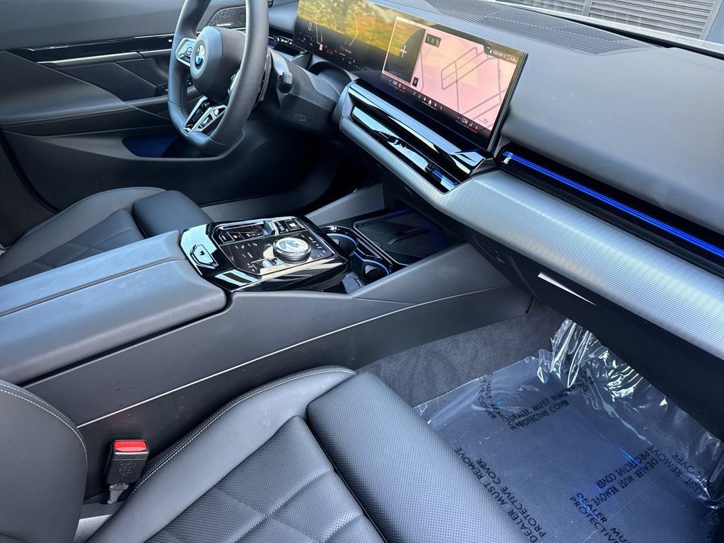 Used 2026 BMW 530i xDrive w/ M Sport Package AWD/4WD image 19