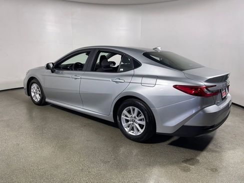 Certified 2025 Toyota Camry LE image 5