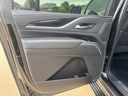 Used 2023 Cadillac Escalade ESV Sport w/ Touring Package AWD/4WD image 11