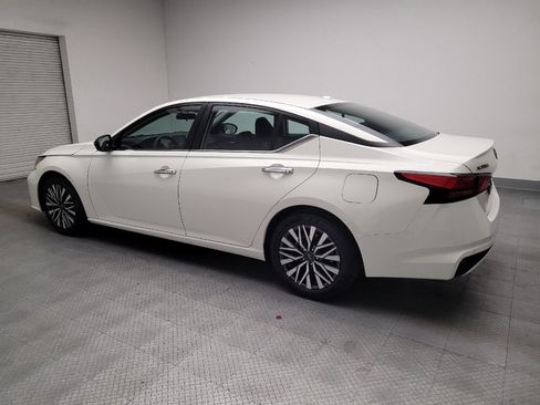 Used 2025 Nissan Altima 2.5 SV FWD image 3