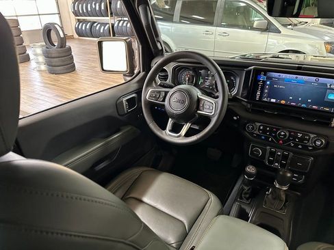 Used 2024 Jeep Wrangler High Altitude AWD/4WD image 15