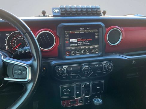 Used 2018 Jeep Wrangler Unlimited Rubicon AWD/4WD image 16