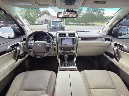 Used 2017 Lexus GX 460 Premium AWD/4WD image 9