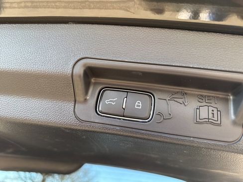 Used 2022 Ford Explorer XLT w/ Equipment Group 202A image 28