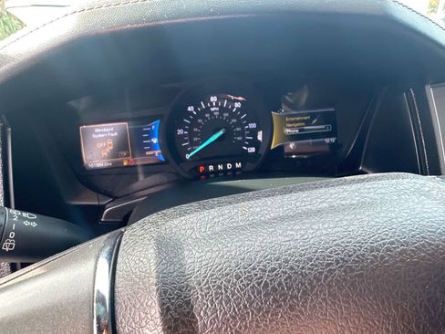 Used 2017 Ford Expedition EL Platinum image 18