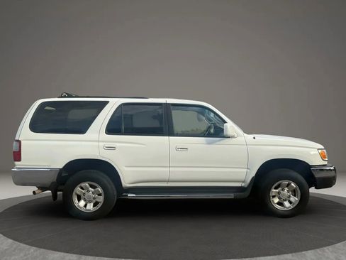 Used 2000 Toyota 4Runner SR5 image 7