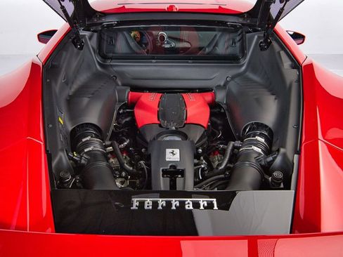 Used 2021 Ferrari F8 Tributo image 21