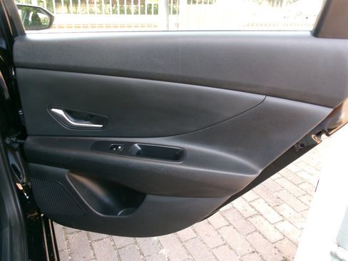 Used 2023 Hyundai Elantra SE FWD image 24