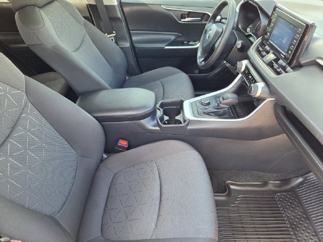 Used 2021 Toyota RAV4 XLE w/ Convenience Package AWD/4WD image 12
