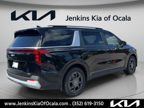 New 2026 Kia Carnival EX FWD image 3