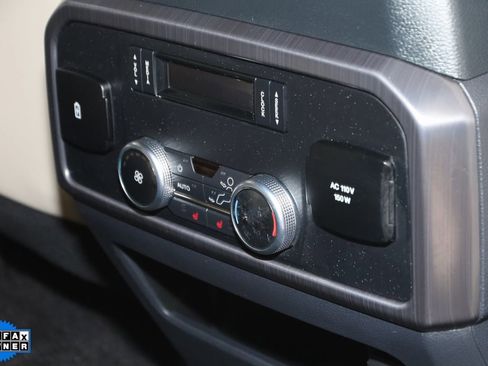 Used 2022 Ford Expedition Platinum image 16